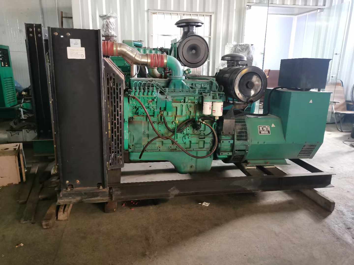 晋州发电机租赁如何确定电缆的承载电流是否在安全范围内？