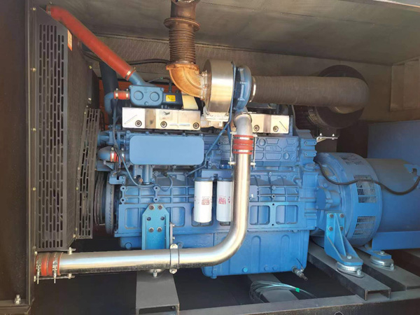 晋州燃油消耗率与进气温度的具体关系是什么？