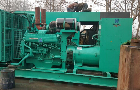 晋州发电机组如何判断水冷式机油散热器内部是否需要清洗？